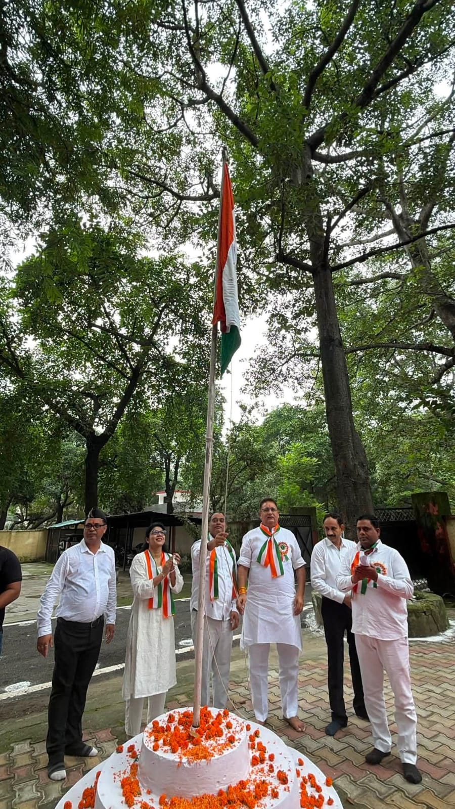 जिला पंचायत कार्यालय परिसर में देश का 80वां स्वतंत्रता दिवस हर्षोल्लास और देशभक्ति के माहौल में मनाया गया।